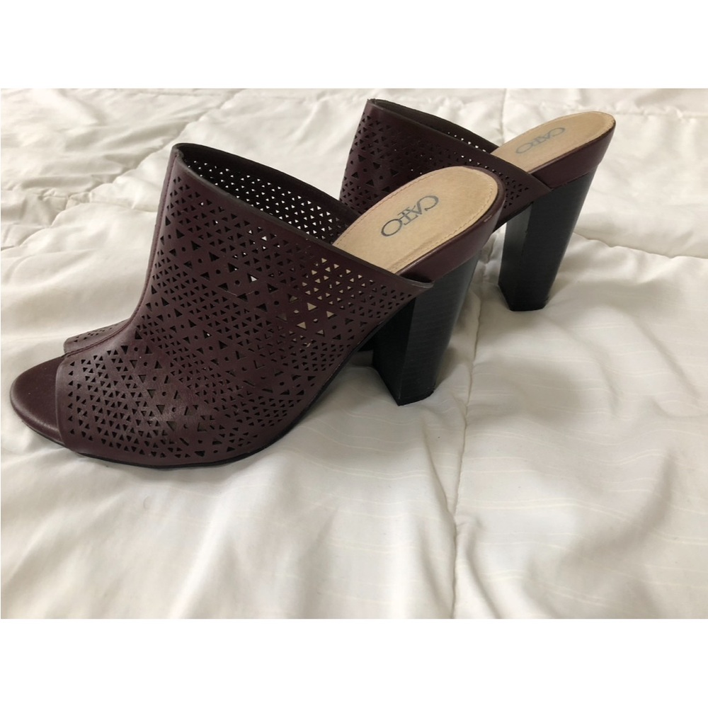Women’s shoes size 9M